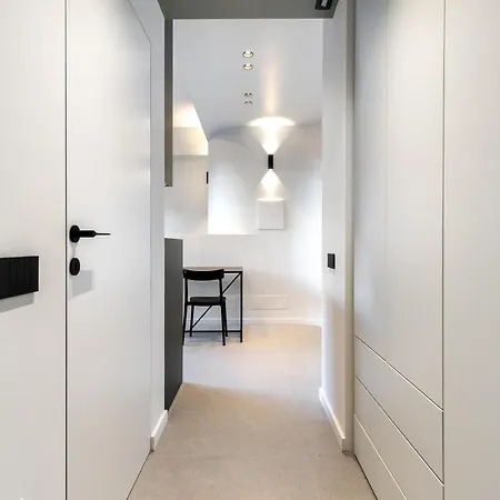 Hostdomus - San Quintino Διαμέρισμα *