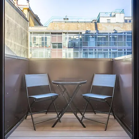 Hostdomus - San Quintino Apartment