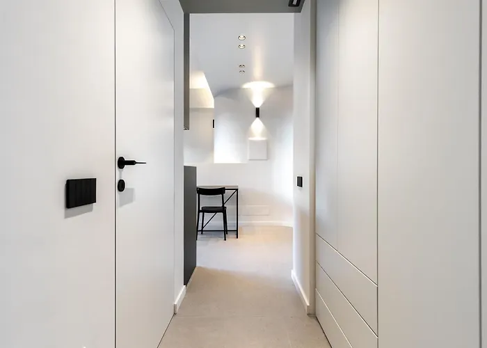 Hostdomus - San Quintino Apartman *